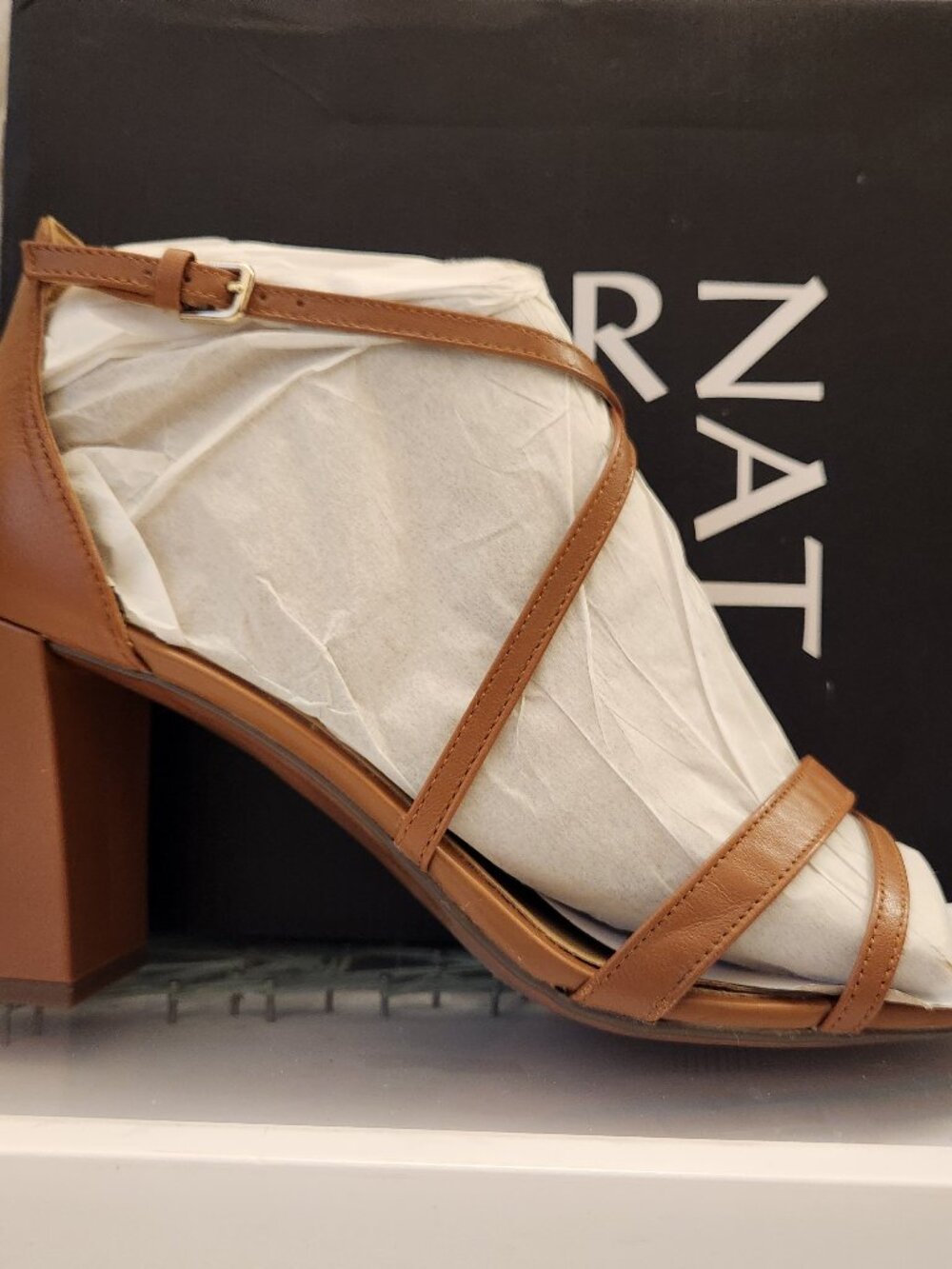 Naturalizer "Tiff" Leather English Tea heeled sandals. NIB. Size 12
